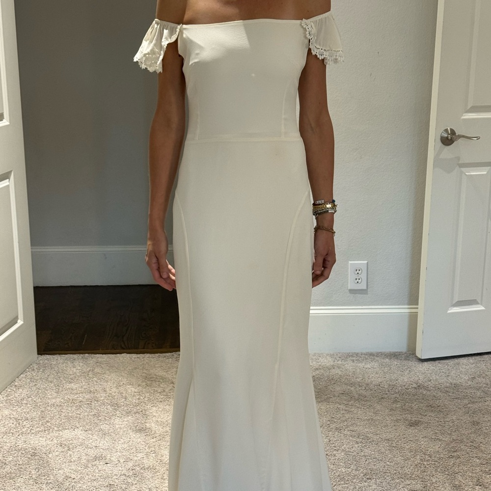 Elegant White Lace Sleeve Wedding Dress